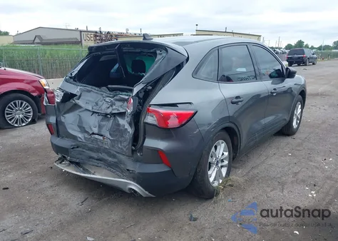 2022 Ford Escape S z USA, uszkodzony, nr VIN 1FMCU0F65NUA12671